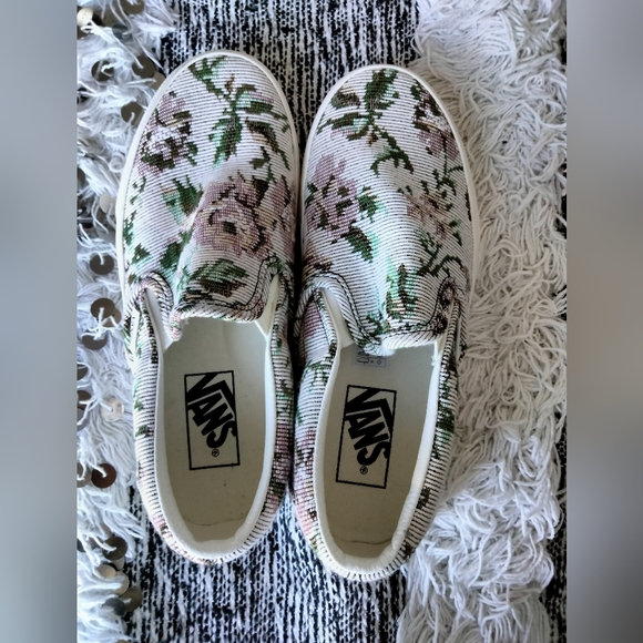 Floral tapestry slip on Vans, size 6 - Picture 1 of 7